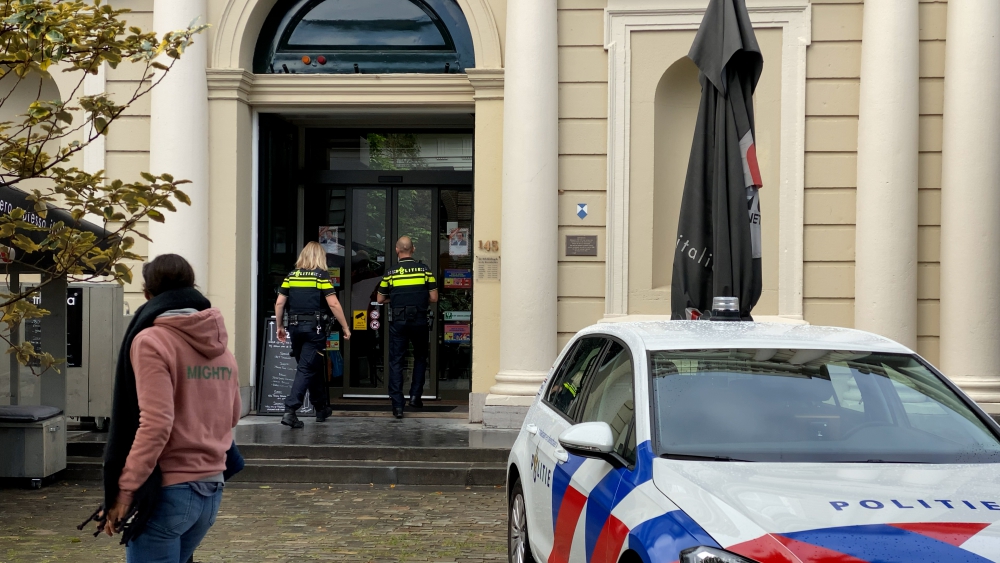 Bibliotheek De Korenbeurs schakelt de hulp van politie en privédetective in: “Onze Theo is ontvoerd”