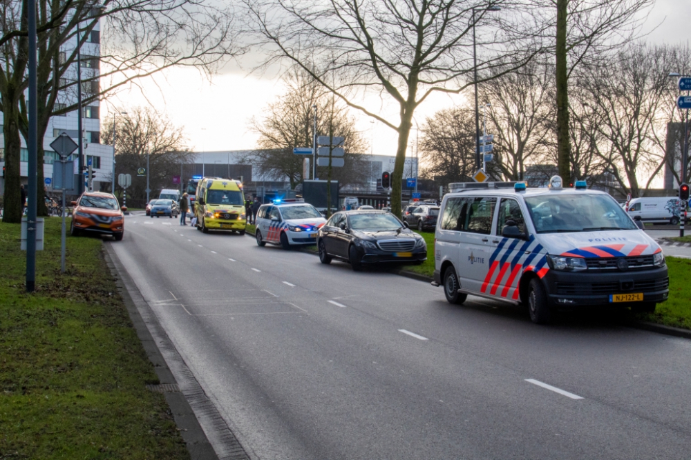 Scooterrijder raakt gewond bij aanrijding met auto