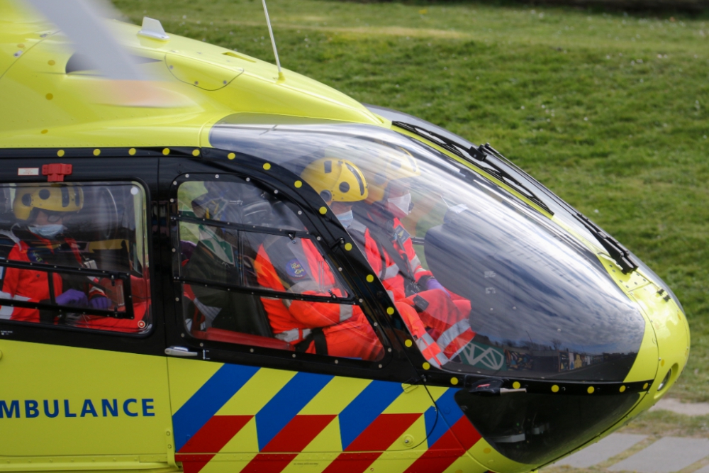 Ook in de traumaheli mondkapjes op