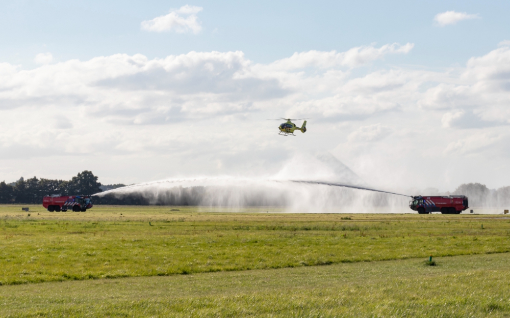 Brandweer onthaalt traumahelikopter voor laatste dienst verpleegkundige