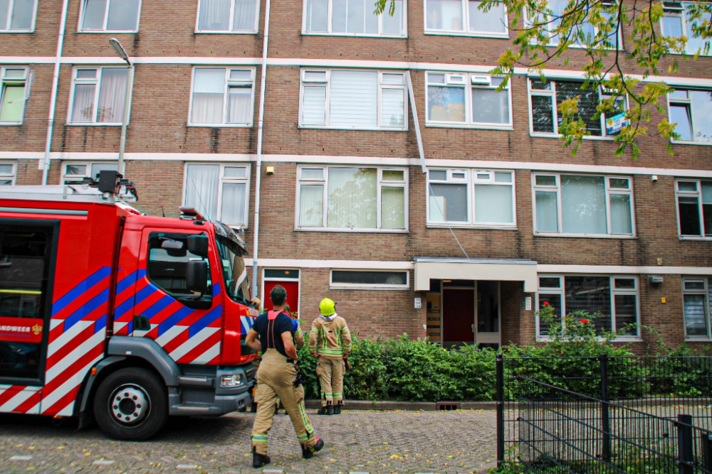 Brandweer rukt uit voor loshangend zonnescherm