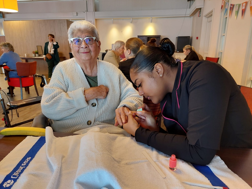 ‘Beauty verwendag’ voor bewoners van Het Zonnehuis