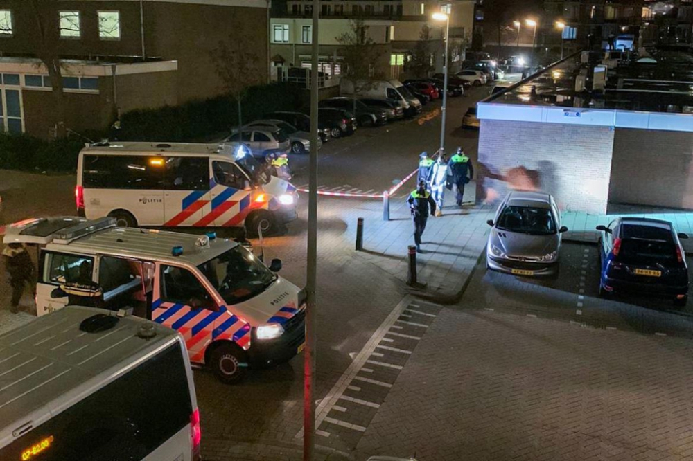 Politie lost waarschuwingsschot in Nieuwland