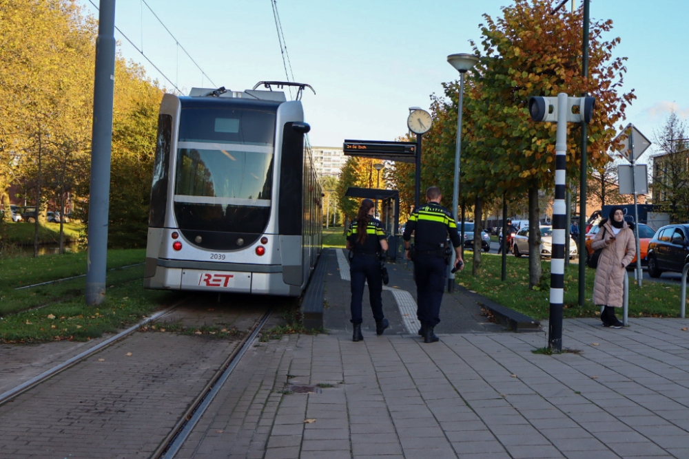 Tramverkeer tijdelijk gestremd na aanrijding met auto