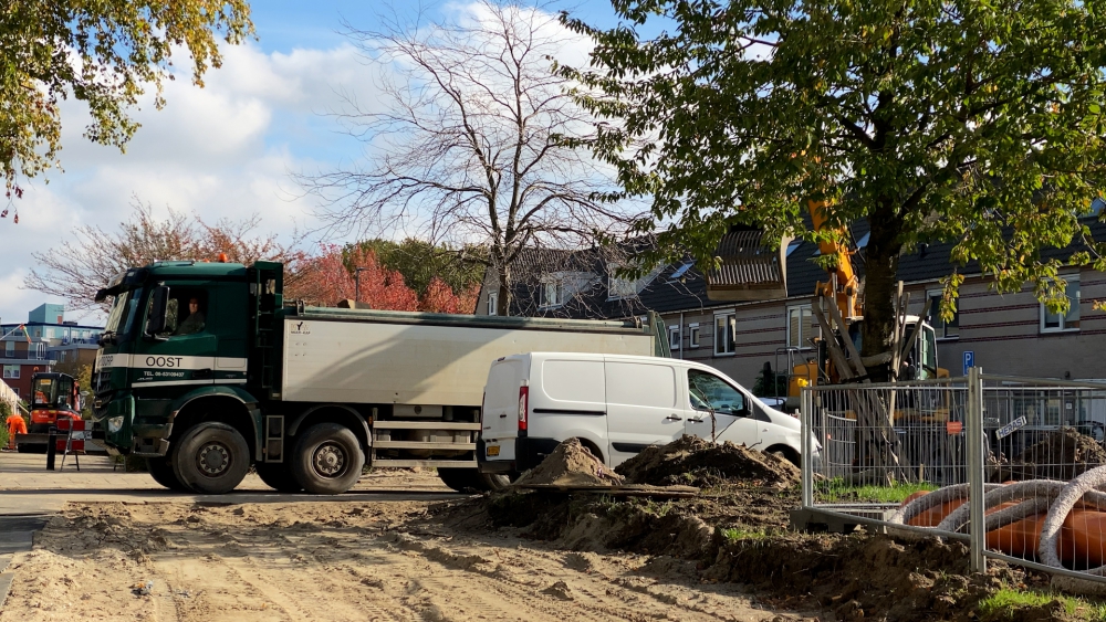 Bewoners Akkers bezorgd over vervuilde grond in hun wijk: &quot;aantal mensen hebben gezondheidsklachten, die denken door dat havenslib&quot;