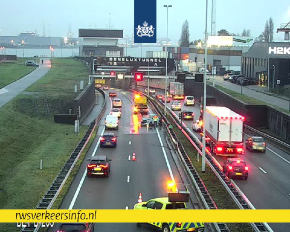 Druk op A4 door ongeval voor de Beneluxtunnel