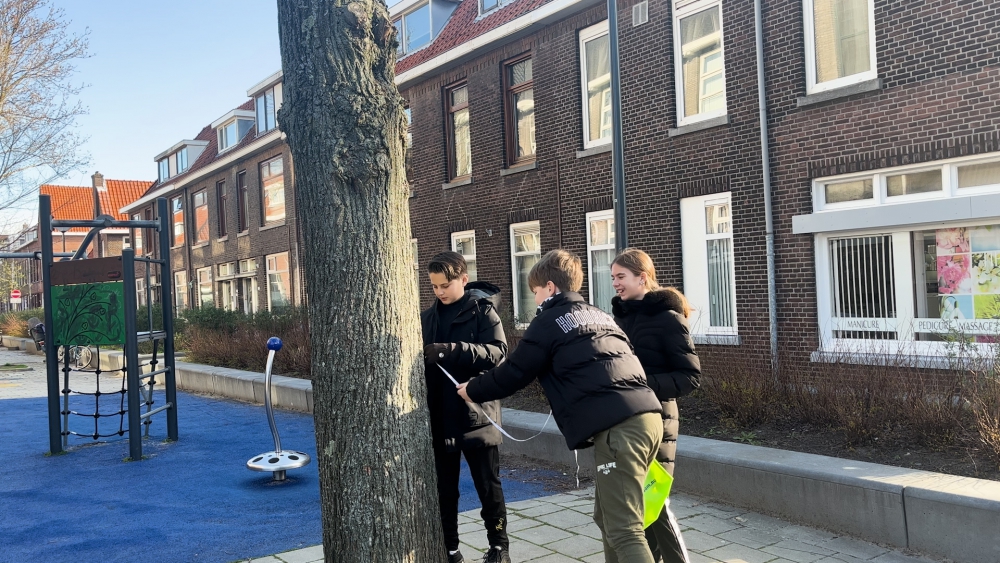 Groep 8 van De Wieken doet mee aan de buitenlesdag: “Is goed voor de ontwikkeling van kinderen”