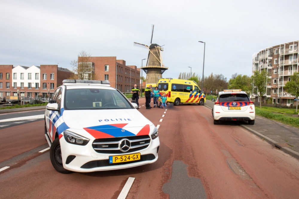 Fietsster gewond bij aanrijding met auto