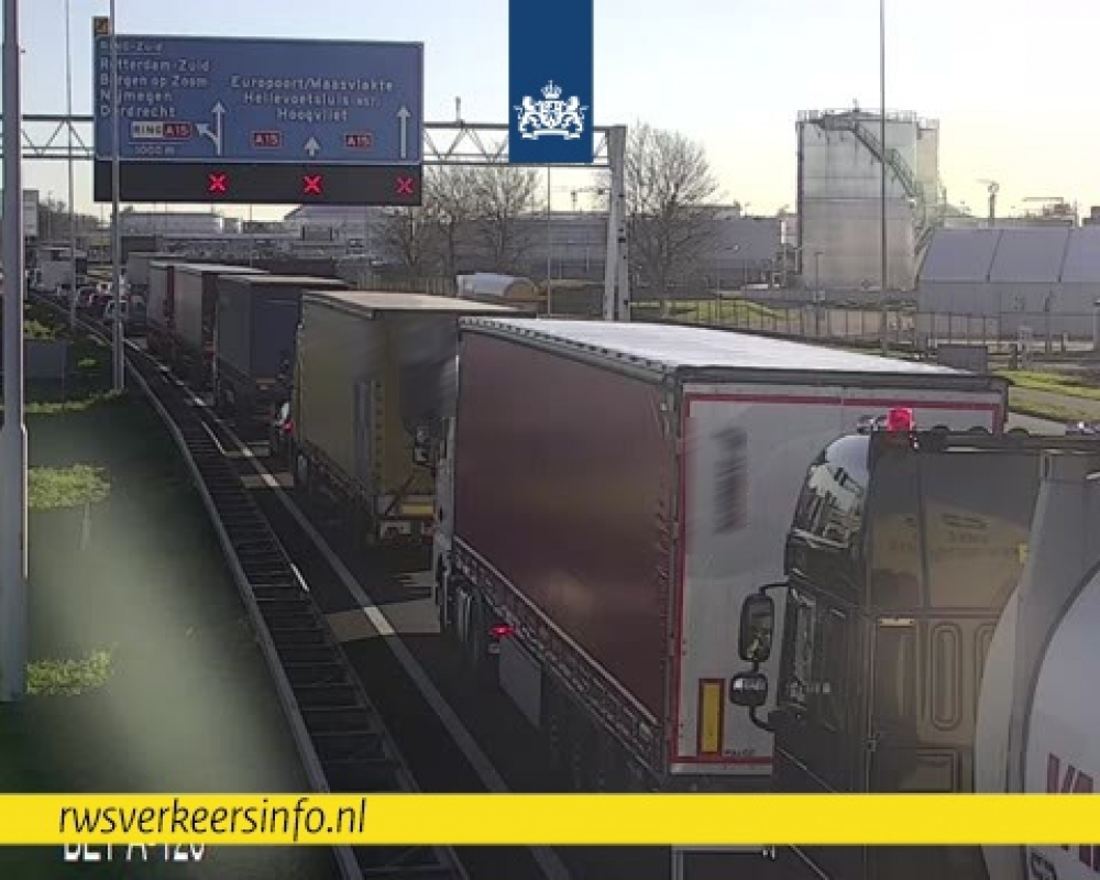 Buis Beneluxtunnel dicht door ongeval met motorrijder