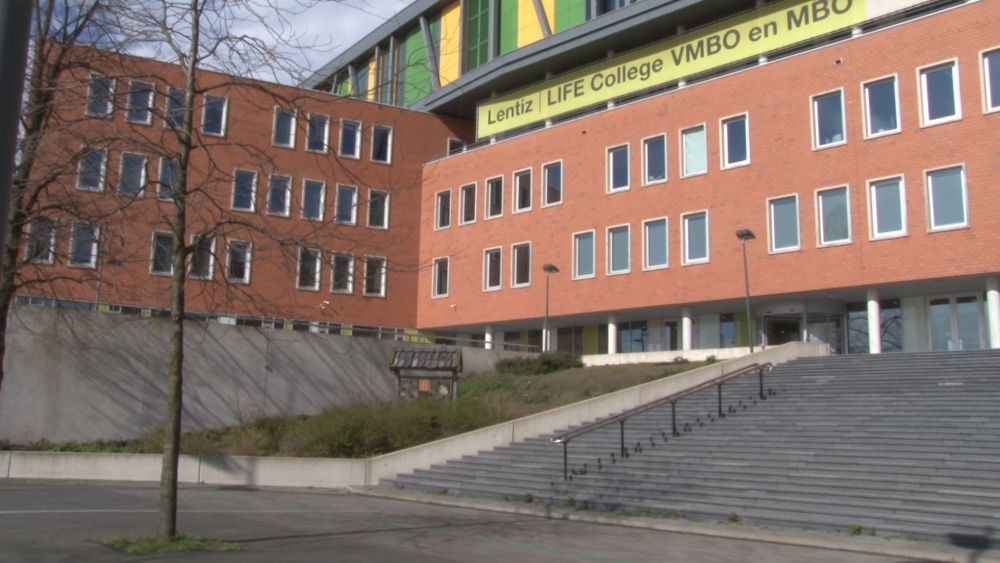 Anderhalve meter handhaven op middelbare scholen, hoe gaan ze dat doen?