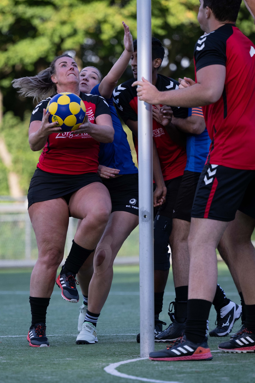 Korfballers Nexus verliezen streekderby in Schiedam nipt