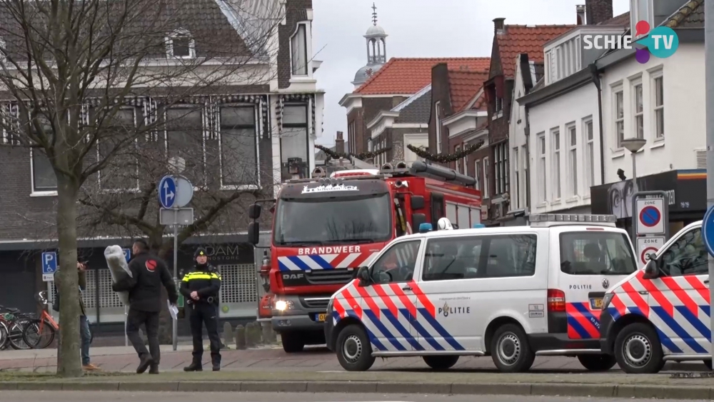 Man (37) overleden bij weghalen oliebollenkraam