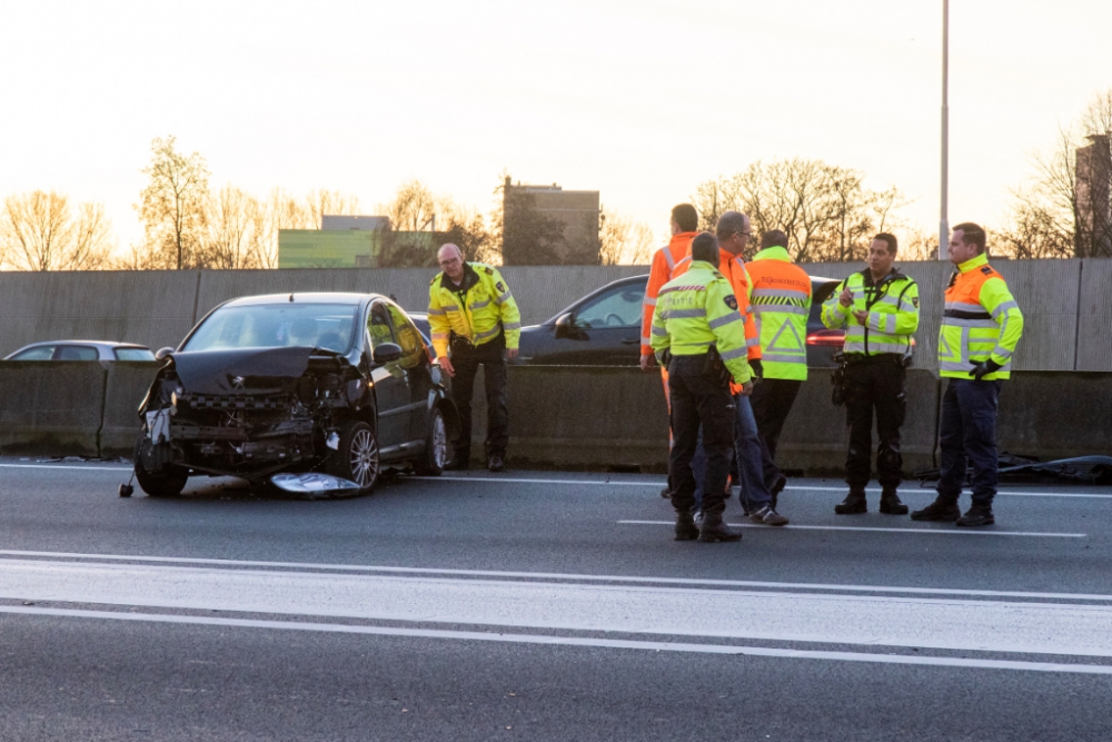 Zware verkeershinder na ongeval op A20