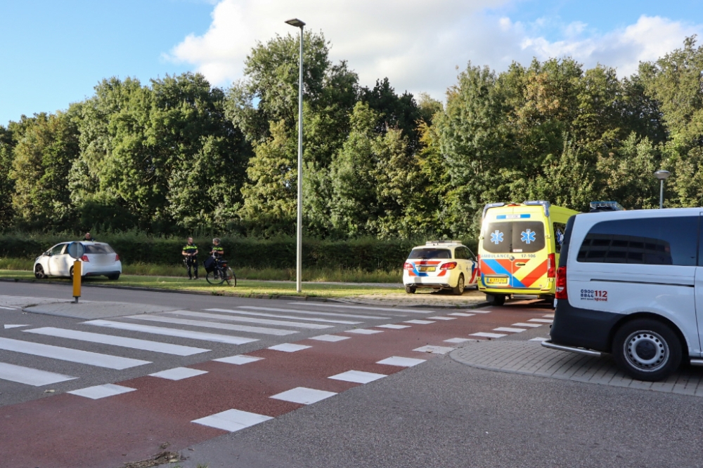 Fietsster gewond bij aanrijding met auto