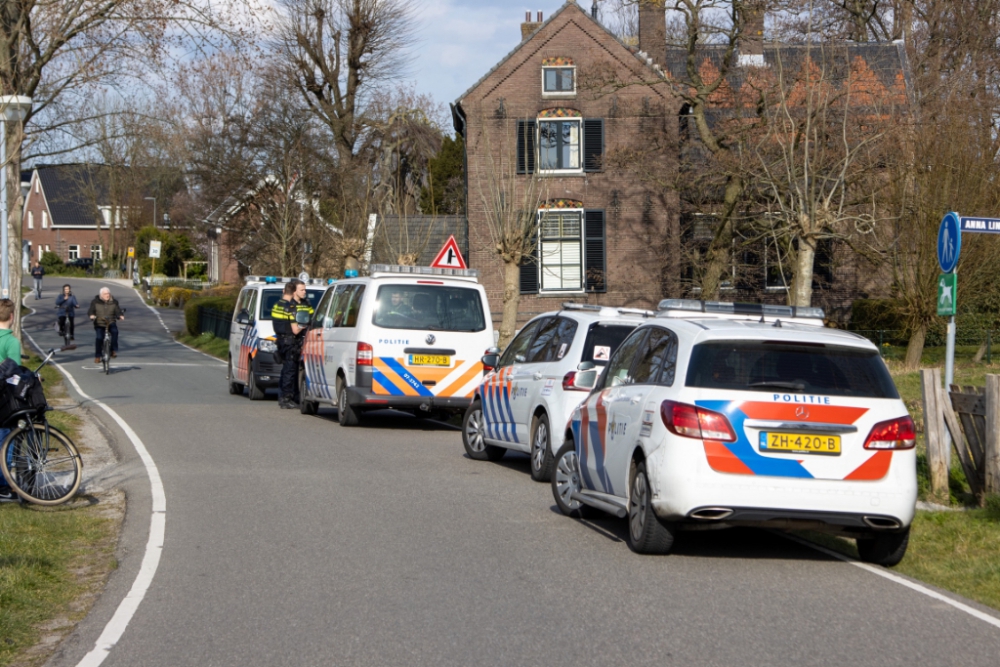 Grote politiemacht na melding vuurwapen in Kethel