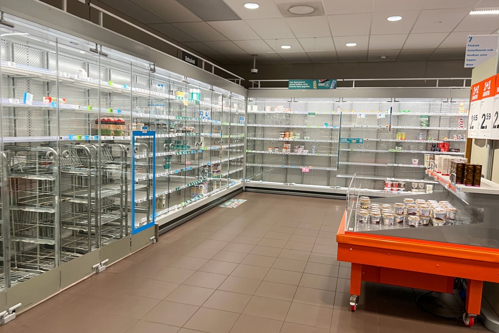 Dit zijn de lege schappen van &#039;s lands grootste grootgrutter in Schiedam Centrum