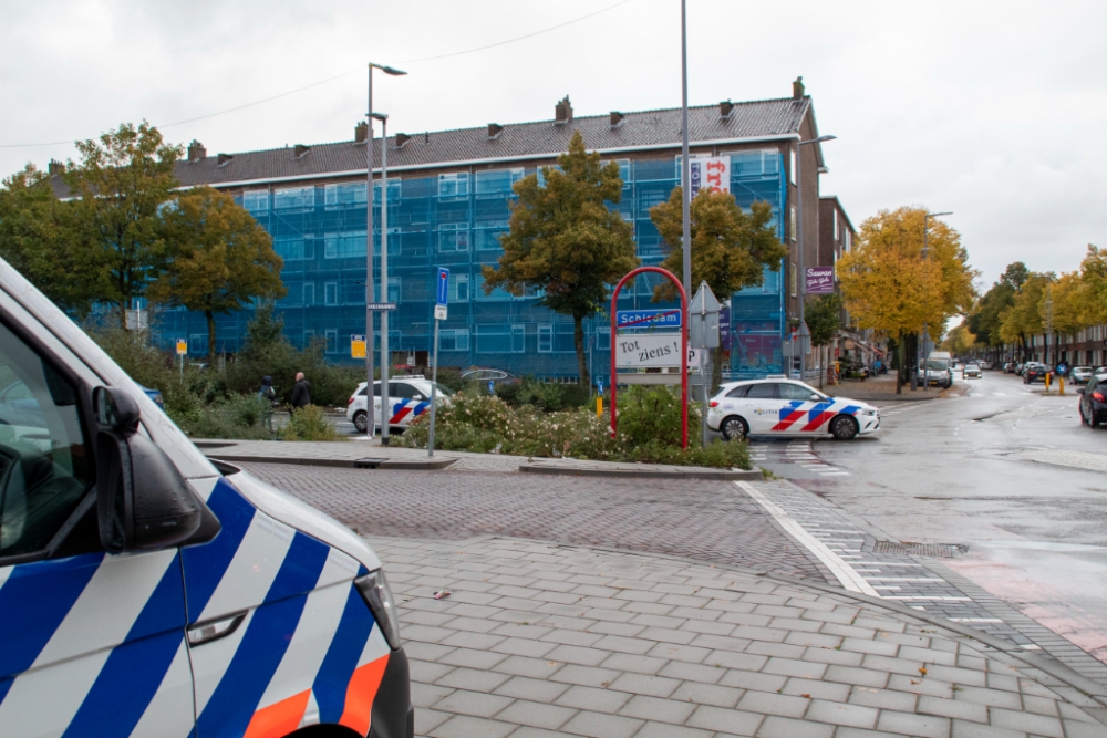 Vrouw overvallen in woning Hogenbanweg door twee nepbezorgers