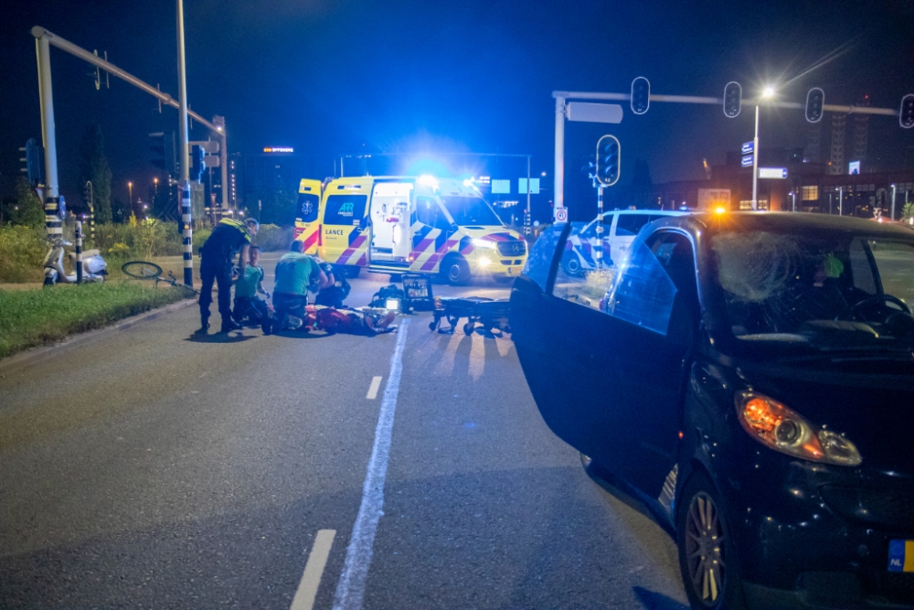 Fietser raakt ernstig gewond bij aanrijding met auto