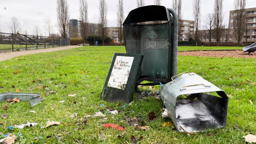 Vlaardingse afvalbakken en containers worden gesloten: ‘Het loopt de spuitgaten uit’