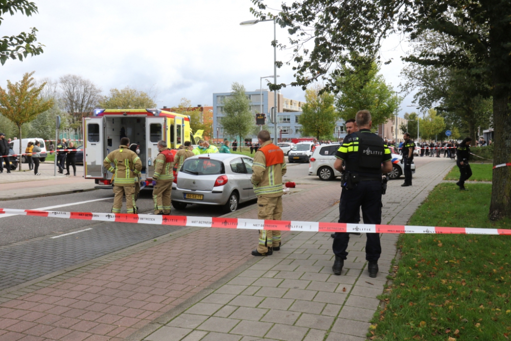 Zwaargewonde bij schietpartij is een 18-jarige Schiedammer, politie is op zoek naar een lichtgetinte man (20-30 jaar)