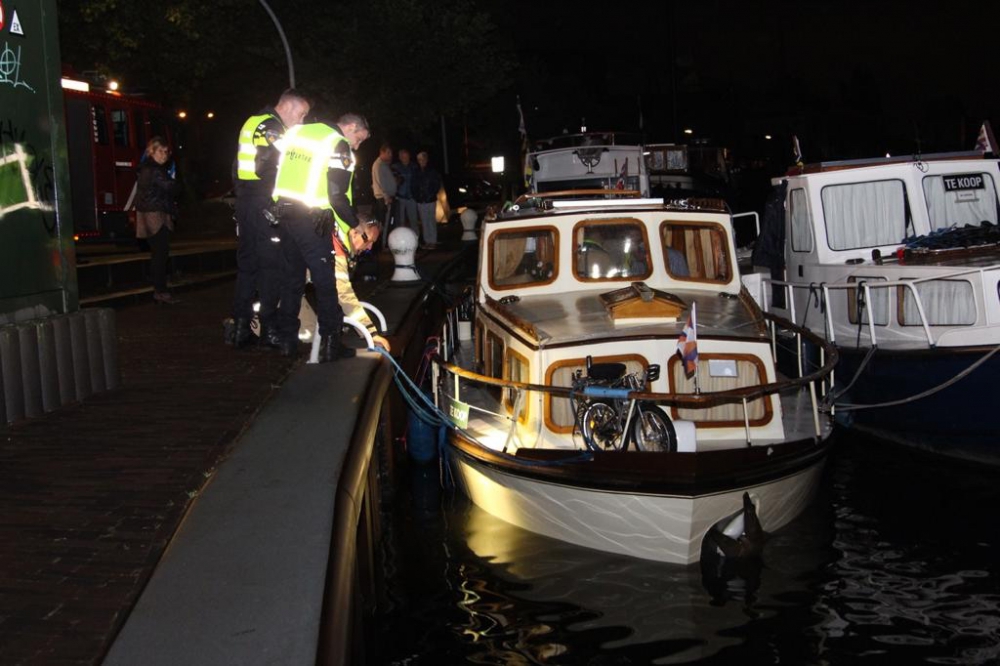 Plezierjacht zinkende aan Buitenhavenweg