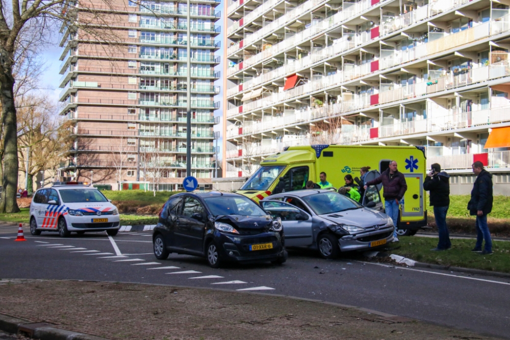 Weer aanrijding op berucht kruispunt