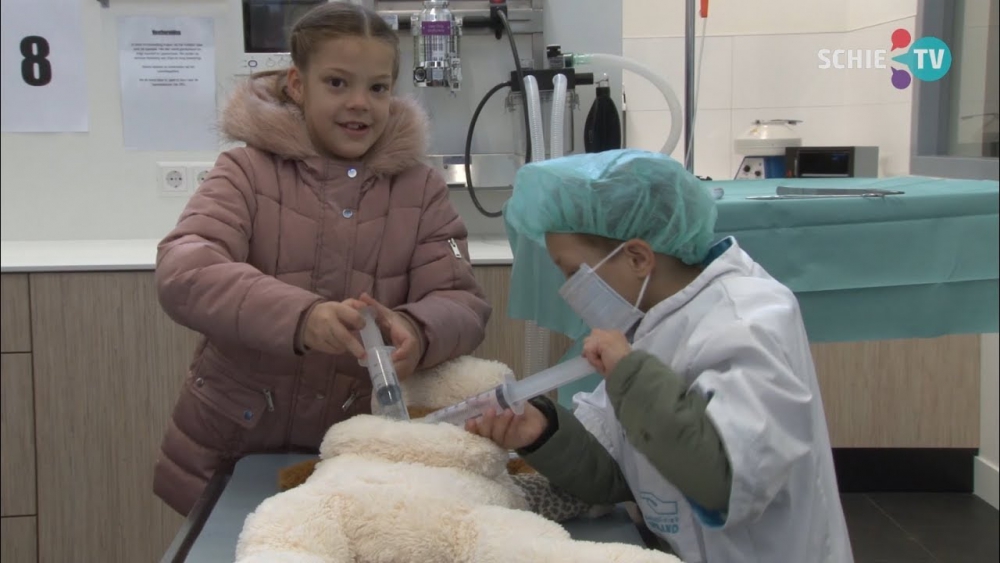 Schiedams dierenziekenhuis in Vlaardingen geopend