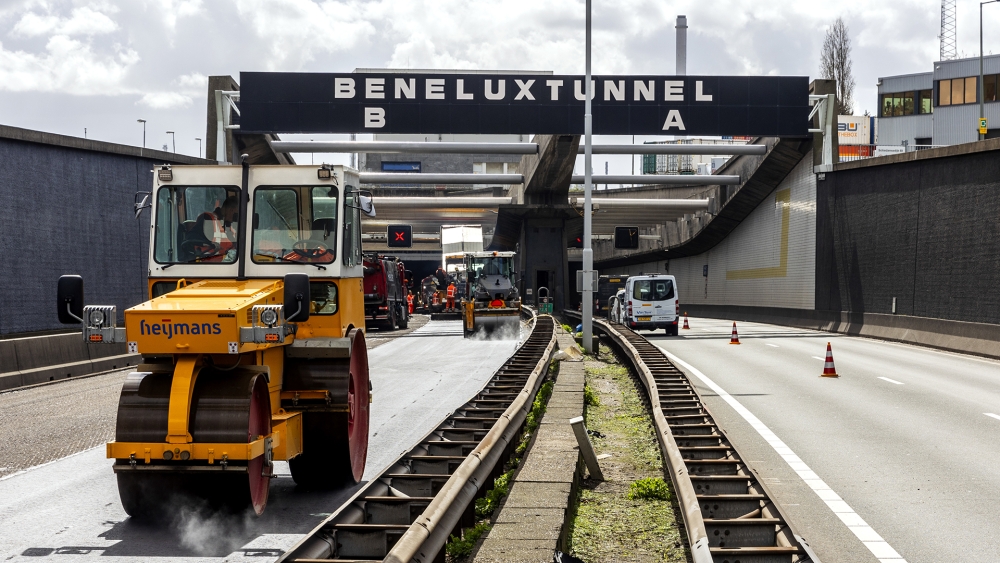 Beneluxtunnel voor derde keer gedeeltelijk dicht: ‘Asfalt kan straks twintig jaar mee’