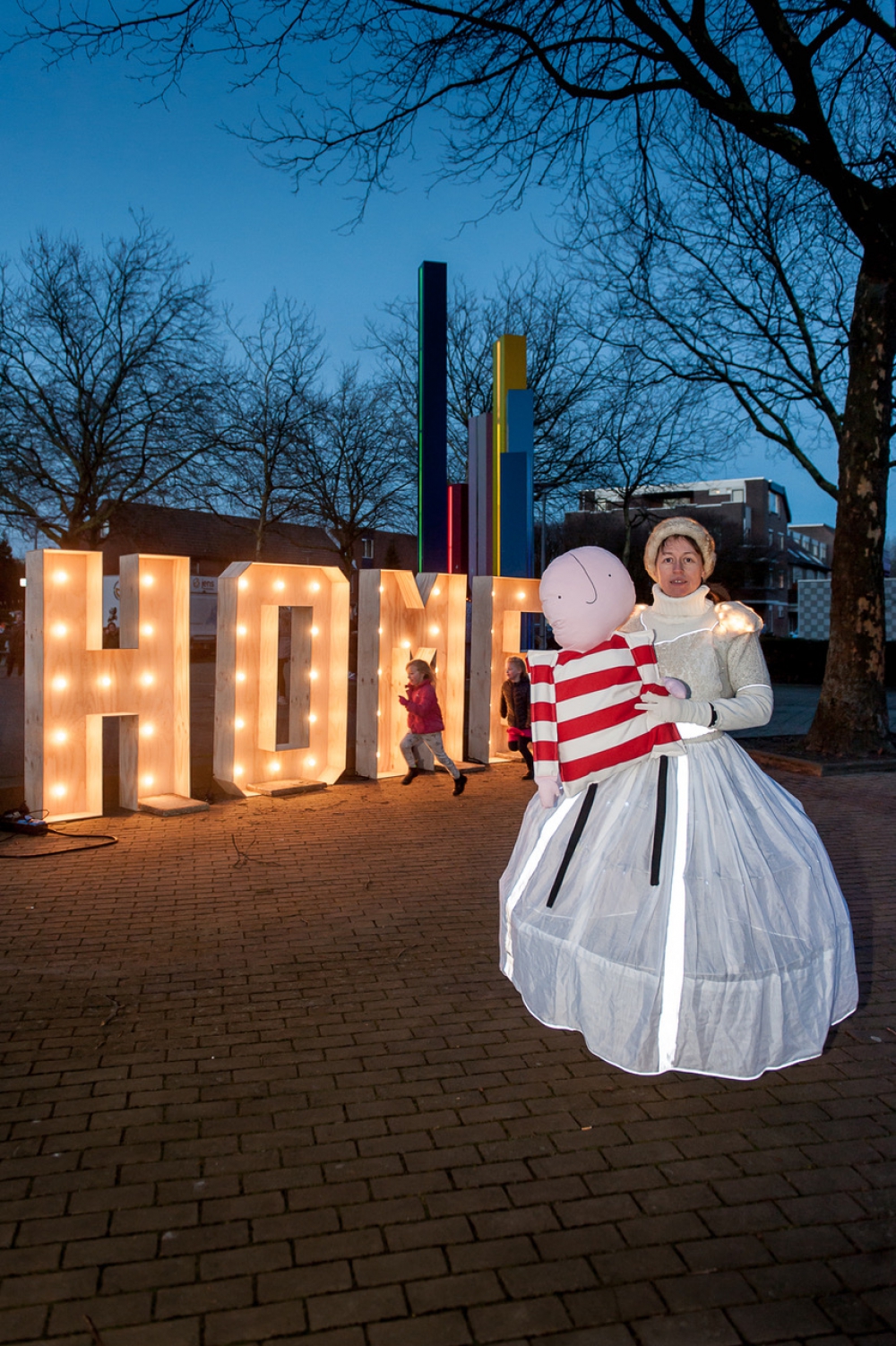 Op avontuur met de IJskoningin tijdens Lichtjesparade door Schiedam Centrum