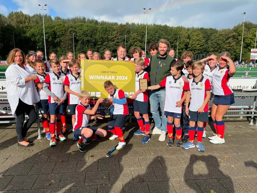 Hockeyclub Pollux valt in de prijzen op Nationale Burendag