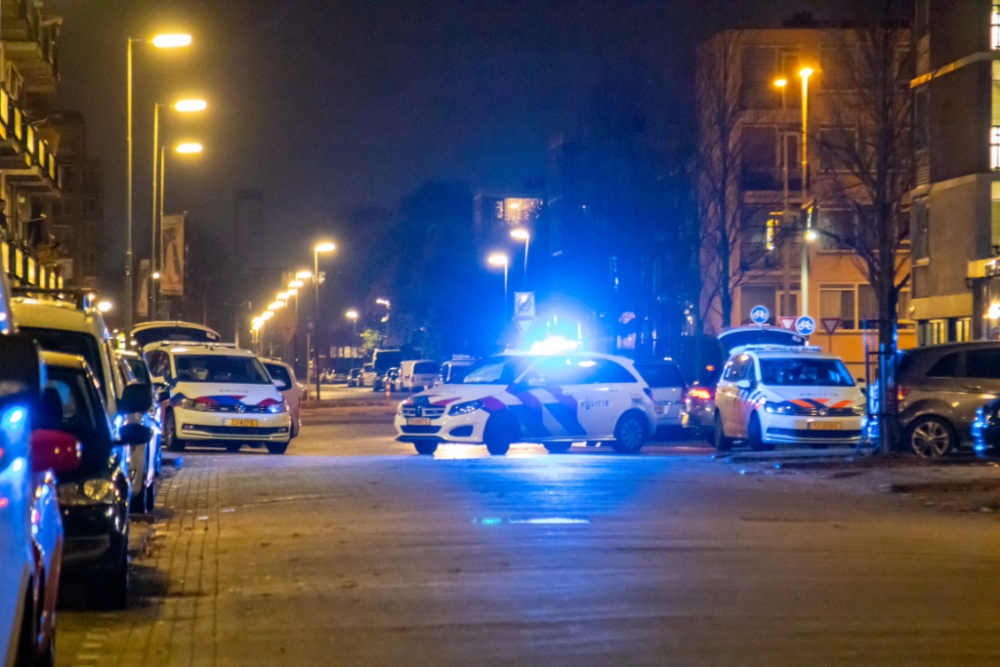 Meerdere kogelhulzen aangetroffen na melding schietpartij in Van den Tempelstraat, 27-jarige Vlaardinger aangehouden