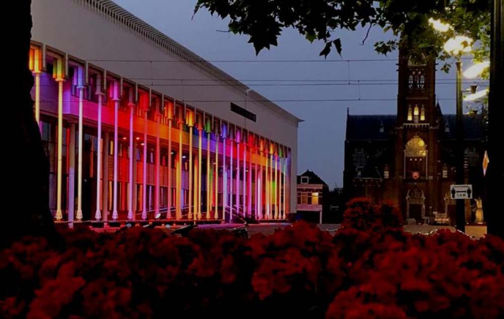 Regenboogkleuren op het Stadserf