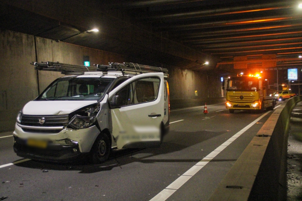 Zwangere vrouw betrokken bij aanrijding in Beneluxtunnel