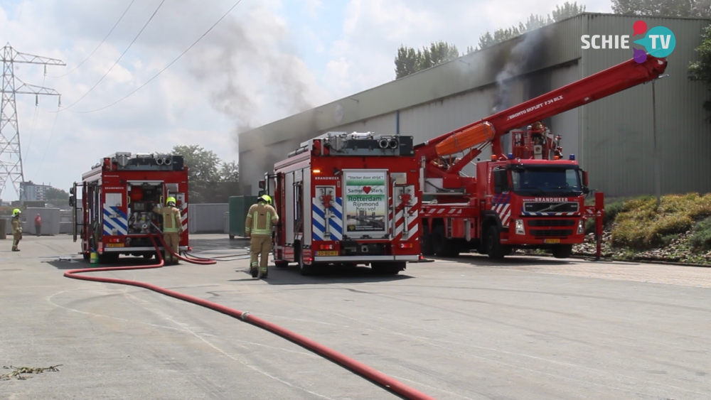 Grote brand in bedrijfspand Fokkerstraat