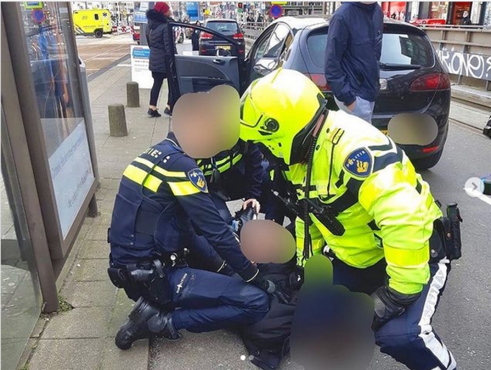 Dronken en high met ongeldig rijbewijs achter het stuur, is niet slim