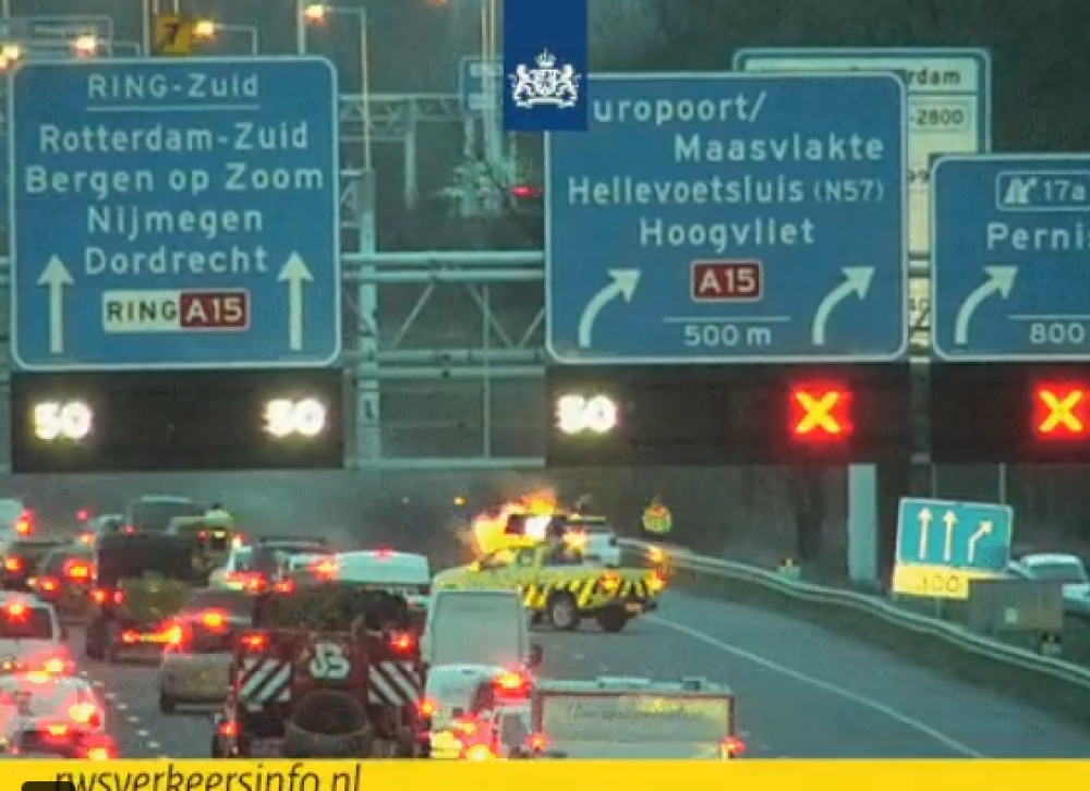 Lange files door autobrand voor Beneluxtunnel