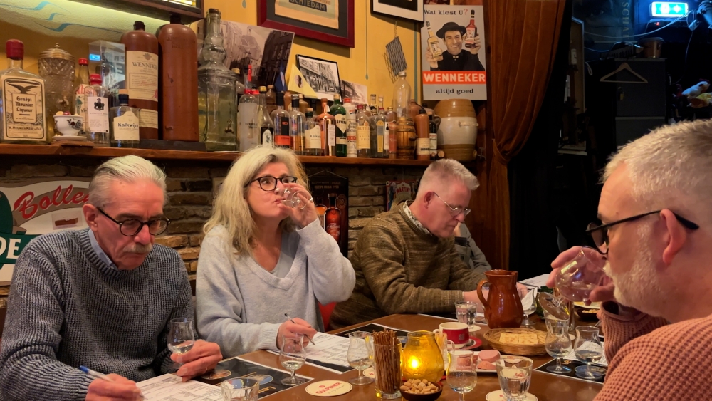 Kruidig, fris of chocoladesmaak? Elke maand Drie Glaasjes jenever