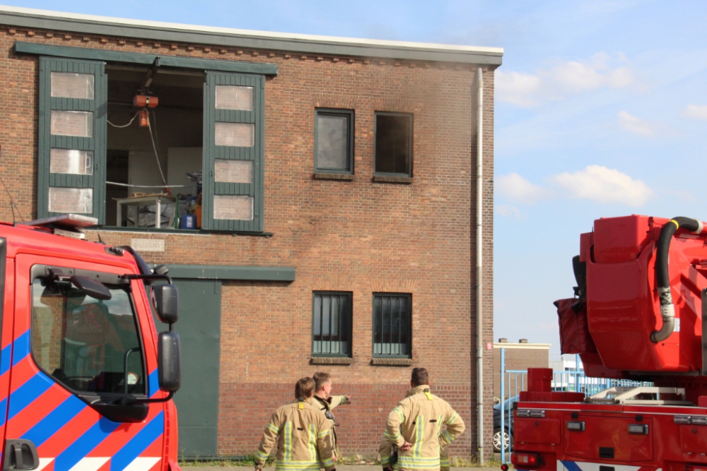 Brand op grens met Schiedam