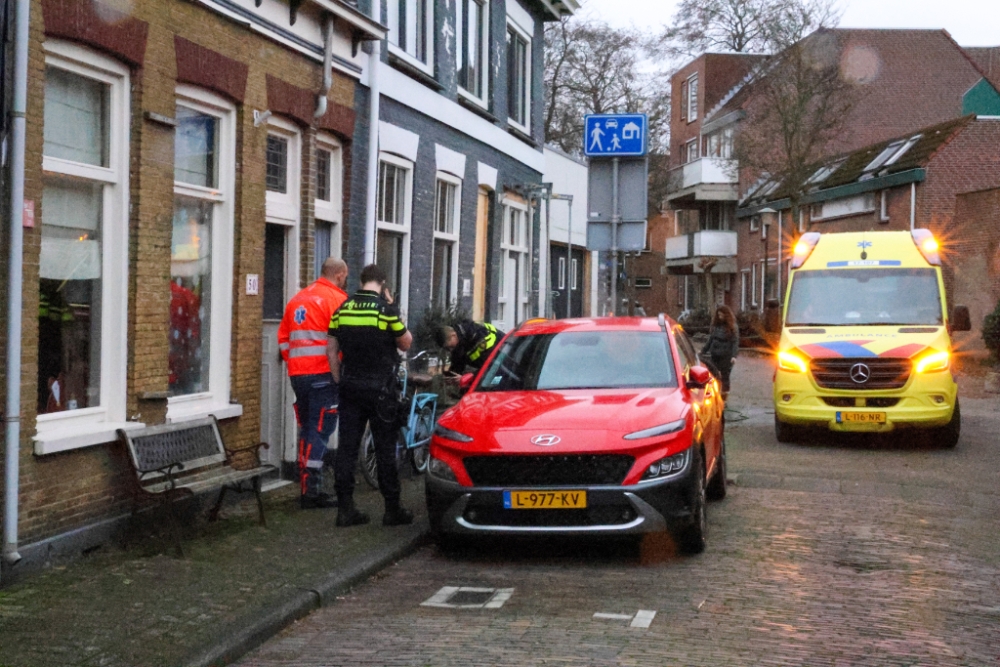 Scooterrijder gaat ervandoor na aanrijding met meisje op de fiets