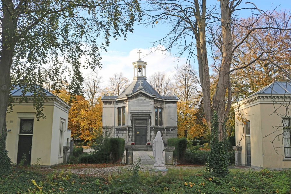 Expositie over vergeten begraafplaats Vlaardingerdijk in Jenevermuseum