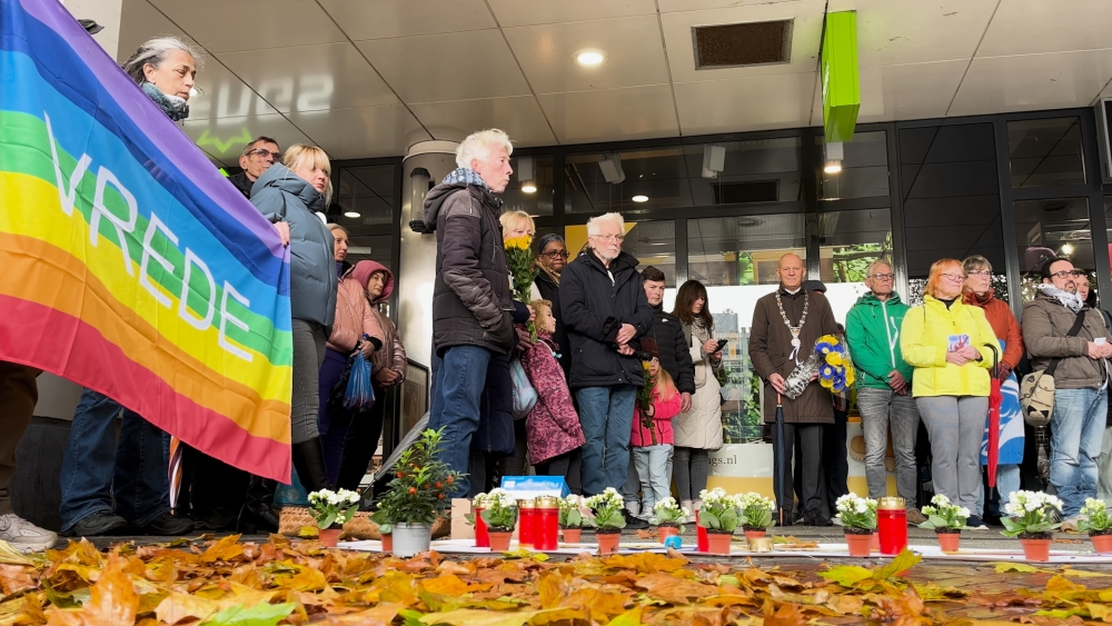 Vlaardingen herdenkt duizend dagen oorlog in Oekraïne: ‘We huilen met jullie mee’