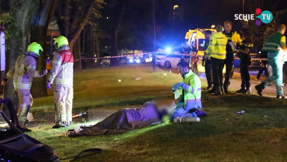 Schiedammer zwaargewond bij bizarre crash in Vlaardingen