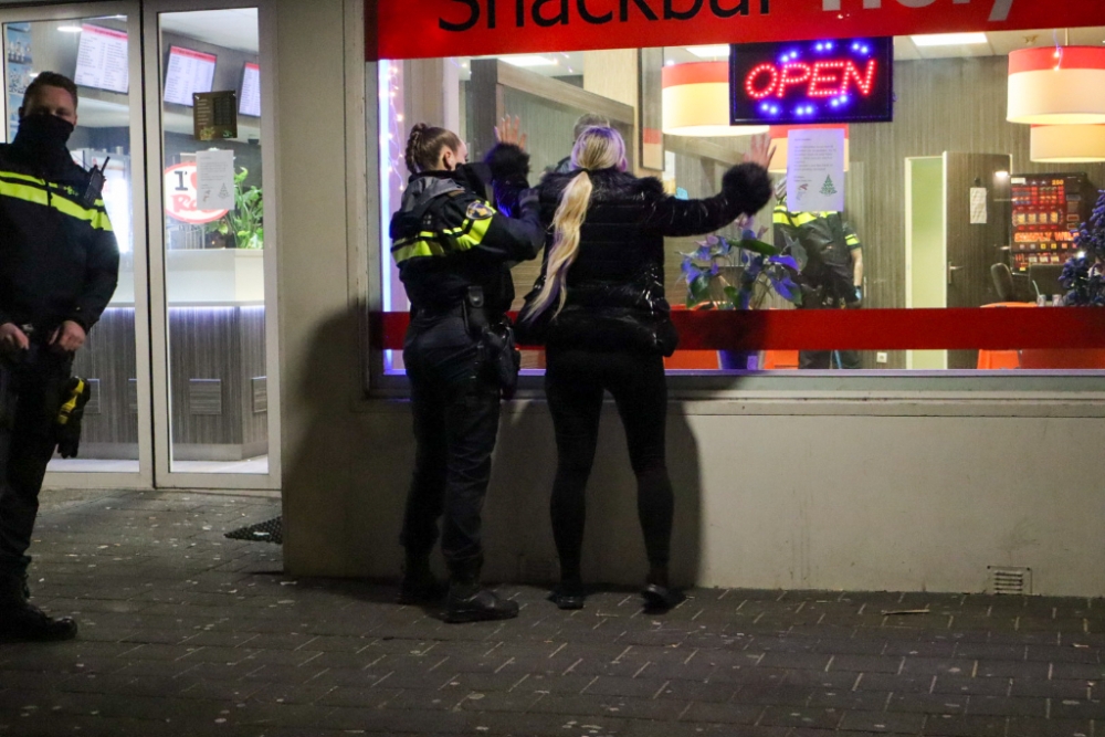 Preventief fouilleeractie in Vlaardings winkelcentrum na overvallen