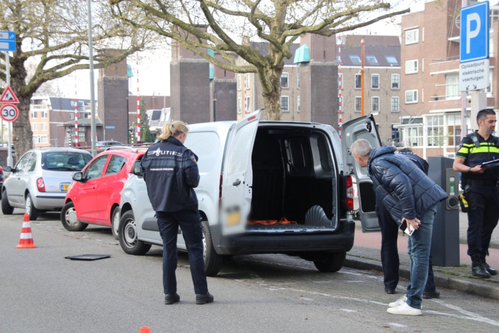 Politie rukt groots uit voor ‘verdachte situatie’ op de Nieuwe Haven Schiedam