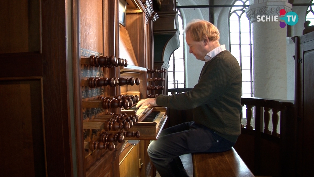 Kerstzang bij kaarslicht vanuit Grote Kerk Schiedam dit jaar LIVE op SCHIE TV