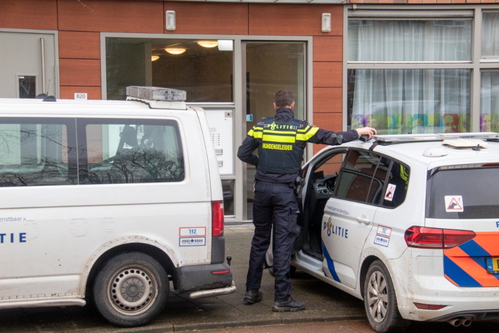 Politie doet inval in woning Nieuwe Damlaan